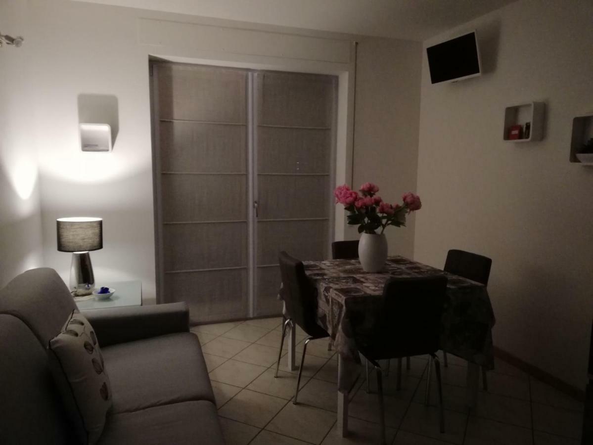 Ca Delle Rose Apartment โรเวเรโต ภายนอก รูปภาพ