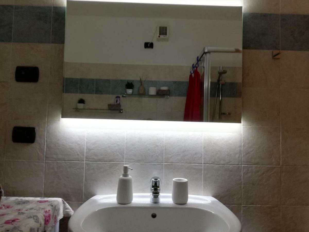 Ca Delle Rose Apartment โรเวเรโต ภายนอก รูปภาพ